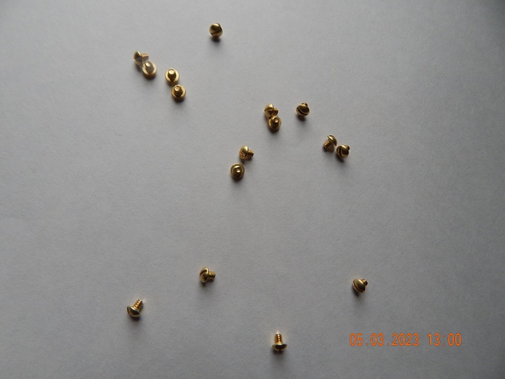 BRASS ROUND HEAD SLOTTED MACHINE SCREWS. 4/40 x 1/8″ 18 PCS. NEW