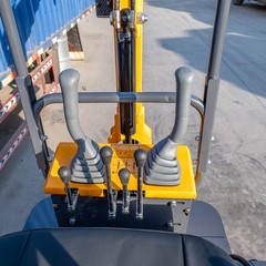 1.4Ton Mini Hydraulic Excavator With Swing Boom B&S EPA Engine Mini Digger