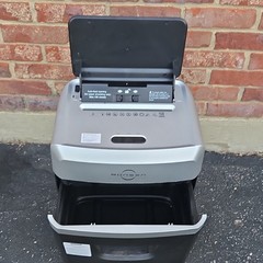 Bonsen S3105 Auto-Feed Micro-Shred Paper Shredder 150-Sheet Pull-Out Bin