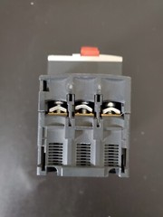 1PCS SCHNEIDER ELECTRIC GV2-ME32C 24-32A GV2ME32C *FREE SHIPPING*