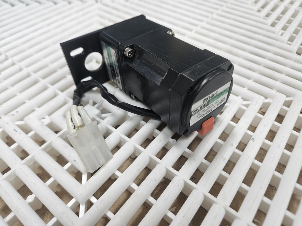 Oriental Motor 0RK1GN-C 1W 200V Reversible AC Motor 0GN9K 9:1 Gearhead
