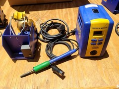 Hakko Soldering Station FX951 Excellent Condition, One Solder Tip, With Solder