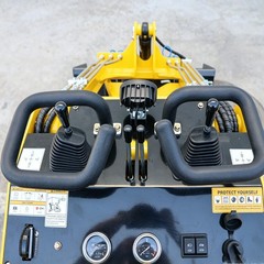 Mini Skid Steer Loader 13.5HP Runtong Engine Compact Stand On Loader Bucket EPA