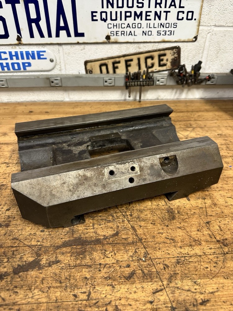 Rockwell 21-100 Milling Machine Cross Feed Casting