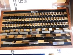 Mitutoyo Gage Block Set – 81 pcs. – Grade 2 English, Rectangular – PW7