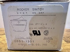 McGill Illuminated On/Off 3 Prong Rocker Switch 0851-1301 New Old Stock Open Box