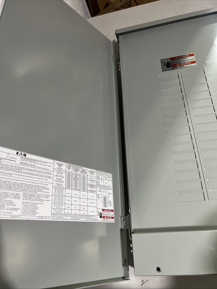 Eaton BRP30L200R Outdoor Main Lug 200A 120/240VAC 30 Space 60 Circuit 1PH 3 Wire