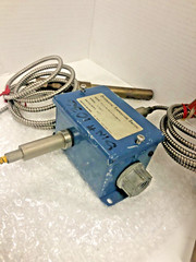 Differential Temperatura Swich model PF-CT-86/90-6-AC-SWD15 Range 0/400f 15Amp