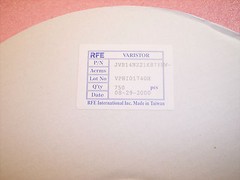QTY (40) JVR14N221K RFE 14mm 220V METAL OXIDE VARISTORS 360CLV