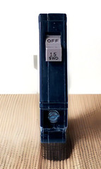 CH115 Cutler-Hammer Type CH Circuit Breaker 1 Pole 15 Amp 120V PLASTIC FOOT