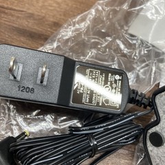 Vertex Desktop Rapid Charger CD-34 for Handheld Radio Output 8.4V DC
