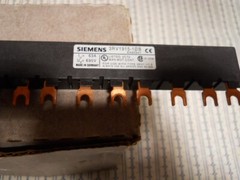 New SIEMENS 3RV1915-1DB 63A 690V BUSBAR FEEDER TERMINAL