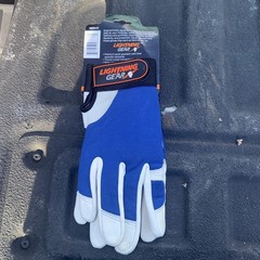 Lightning Gear Premium Gloves Size Medium Brand New Never Worn