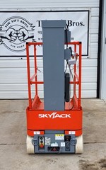 2016 SKYJACK SJ 16 16′ Vertical Mast Lift #9160 Aerial Lift GENIE JLG