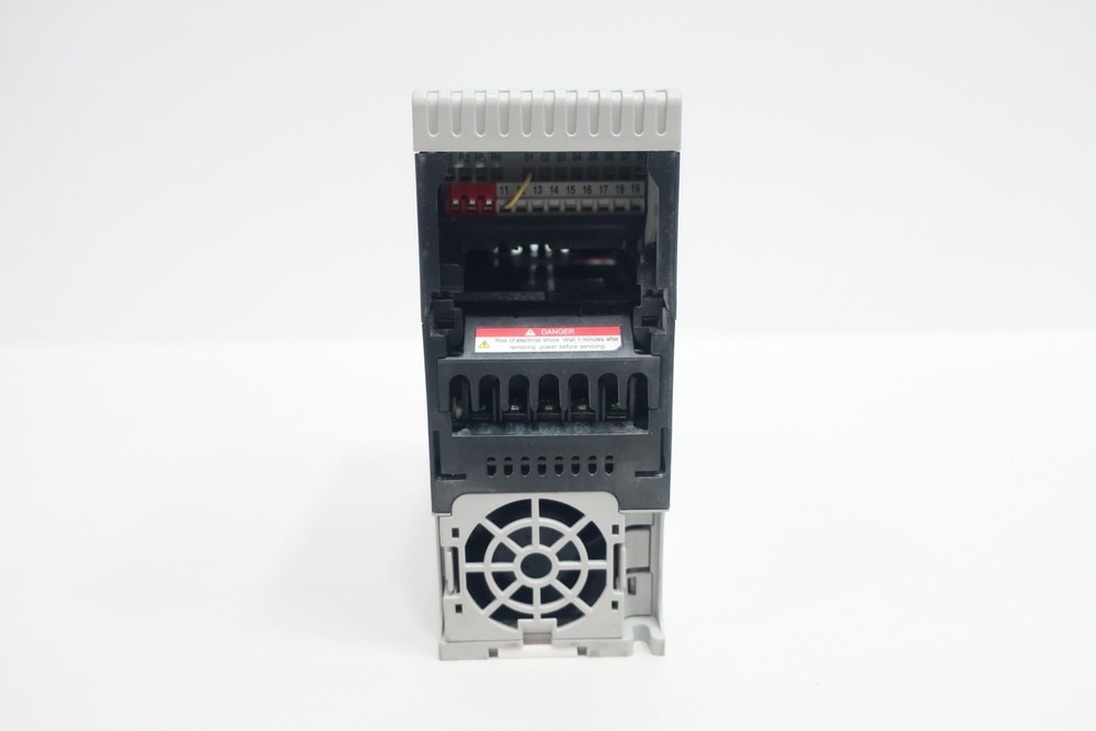 Allen Bradley 25-PM2-A4P8 Powerflex 525 Ac Drive 600hz 1hp 200-240v-ac 0-230v-ac