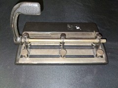 Master Products 3 Hole Punch, Model 3-25, Black, Used, Great Condition
