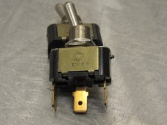 Double-Pole/Single-Throw Toggle Switch On-on on-off 12-24V Heavy-Duty DPST
