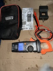 Klein Tools CL800 AC/DC True RMS Auto-Ranging Digital Clamp Meter