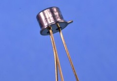 Vishay JFET 450MHz P-Channel Transistors 0.5W TO-52 Mil-Spec P/N: U310-E3