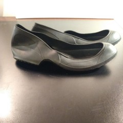 TINGLEY WOMEN’S STRETCH RUBBER SANDALS OVER SHOES SIZE medium BLACK NEW VTG