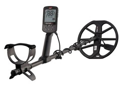 Minelab EQUINOX 900 – Enhanced Target ID, Waterproof to 16ft, Carbon Shaft