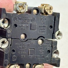 CUTLER HAMMER E30EG 120V 50/60Hz Compact Push Button w/Start-Stop- Ind Light