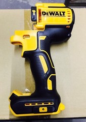 N419324 DeWalt Cordless 20v Hammer Drill-Driver DCD996M CLAM SHELL N578871