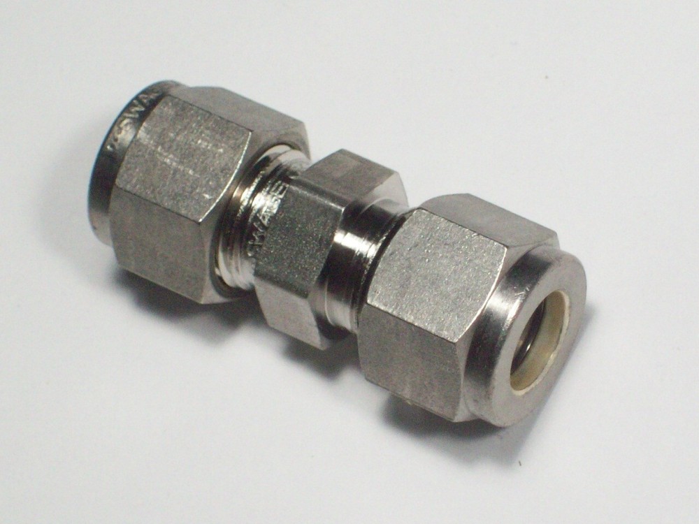 1 – Swagelok Stainless Steel Union Fitting, 3/8″ OD Tube, SS-600-6