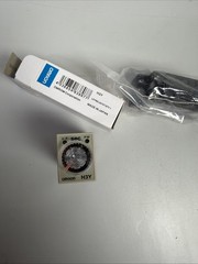 (NEW IN BOX) OMRON H3Y-2-C WITH NEW BASE 🇺🇸🇺🇸