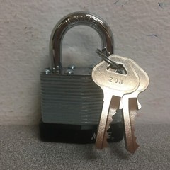 Padlock Keyed Alike 5021779 1-5/16″H X 1-9/16″ W X 1-1/2″L Steel Double Locking
