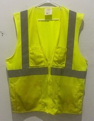 PIP Hi-Visibility Work Vest Size L Full Zip Front Pockets Inside Outside Yellow