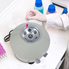 Electric Centrifuge Machine Laboratory Medical Practice 4000rpm 1435g 20 ml x 6