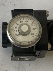 ARROW PNEUMATICS R352-S7 125 REGULATOR With Gauge