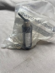 New HP45-100-DT Pneumadyne 4-Way Detented Toggle Valve