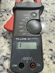 Fluke 30 Clamp Meter 200A-400A, 200V-600V, 200 Ohm. With Case And Test Probes.