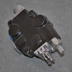 Chief Directional Control Valve 220572, Four Position, 1/2″ NPT, 25 GPM, Detent