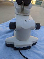 Edmund Scientific microscope 31192-00 Dual eyepiece Perfect condition electronic