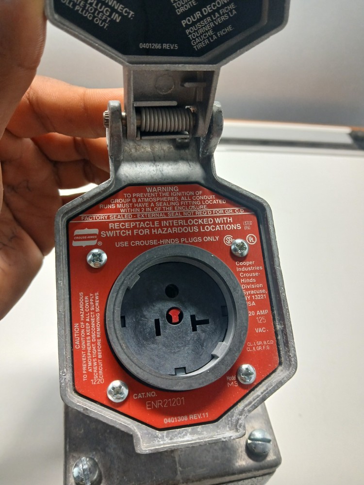 Crouse-Hinds ENR21201 Interlocked Receptacle 30A 125VAC Hazardous Location