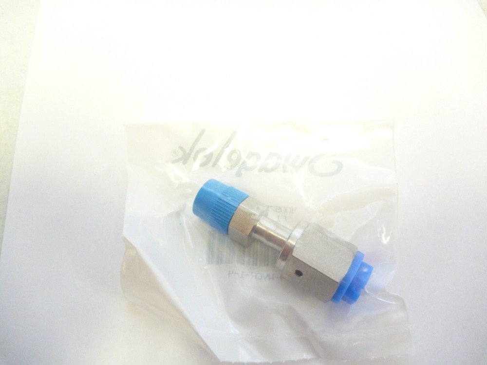 Swagelok SS-4-WVCR-1-4, 1/4″ FVCR X 1/4″ MNPT Adapter