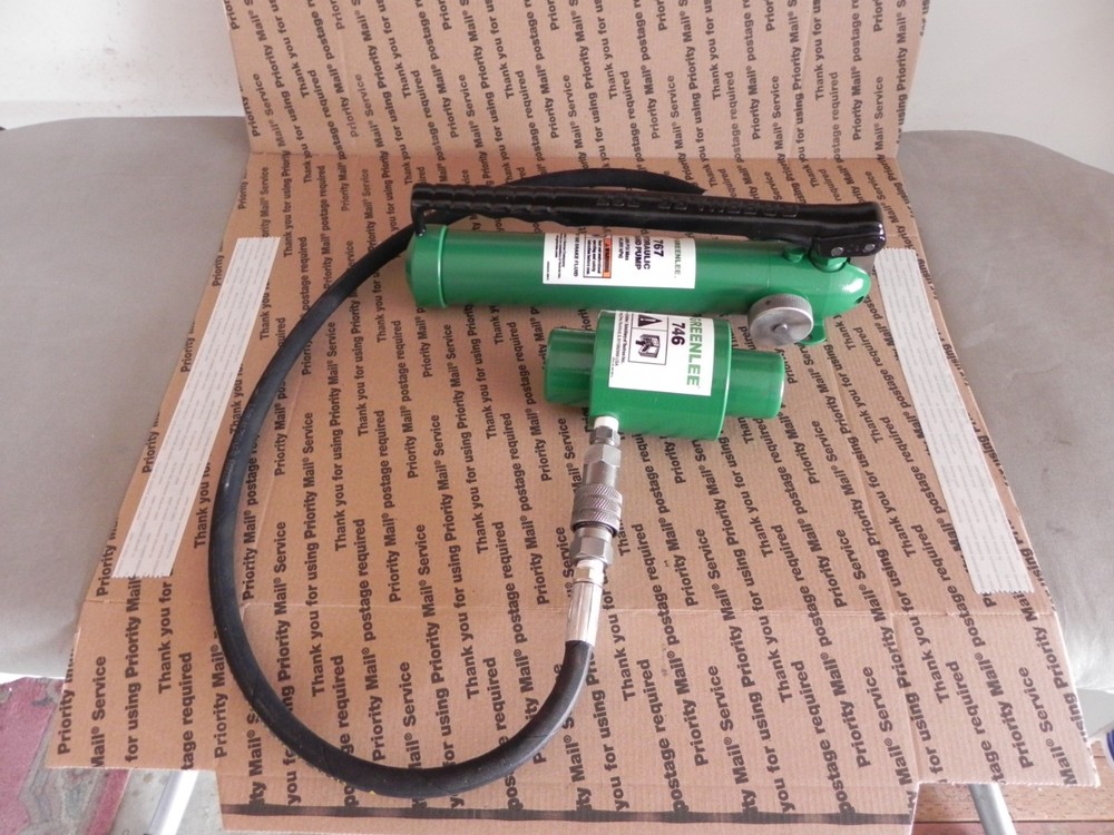 Greenlee 767 Hydraulic hand pump W. Ram 746 for 7310,800, 7306,7464