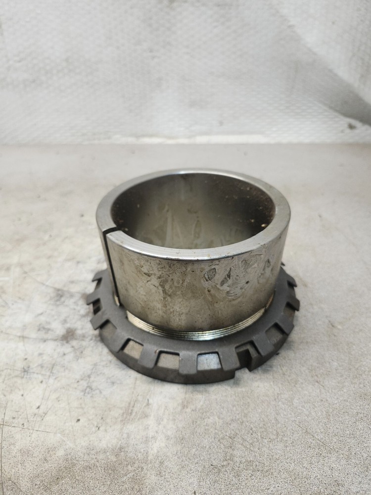 NEW NO BOX SKF BEARING ADAPTER SLEEVE 4-1/2” W/ LOCKNUT, HE3126
