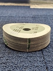 (QTY 25) Benchmark Abrasives 5″ Aluminum Oxide Resin Fiber Grinding Disc 80 Grit