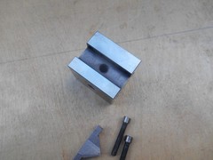 Machinist v block with clamp, 1 1/2″L x 1 1/4″W x 1 1/4″H
