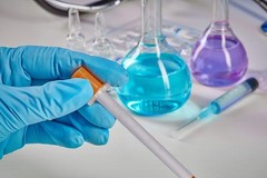 Nitrile Powder-Free Exam Gloves, Large Pack of 100 for Professionals