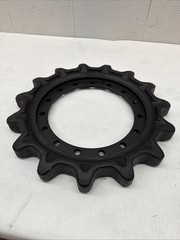 Drive Sprocket fit Bobcat T450 T595 T590 T550 7204050 for Gehl RT165 USA