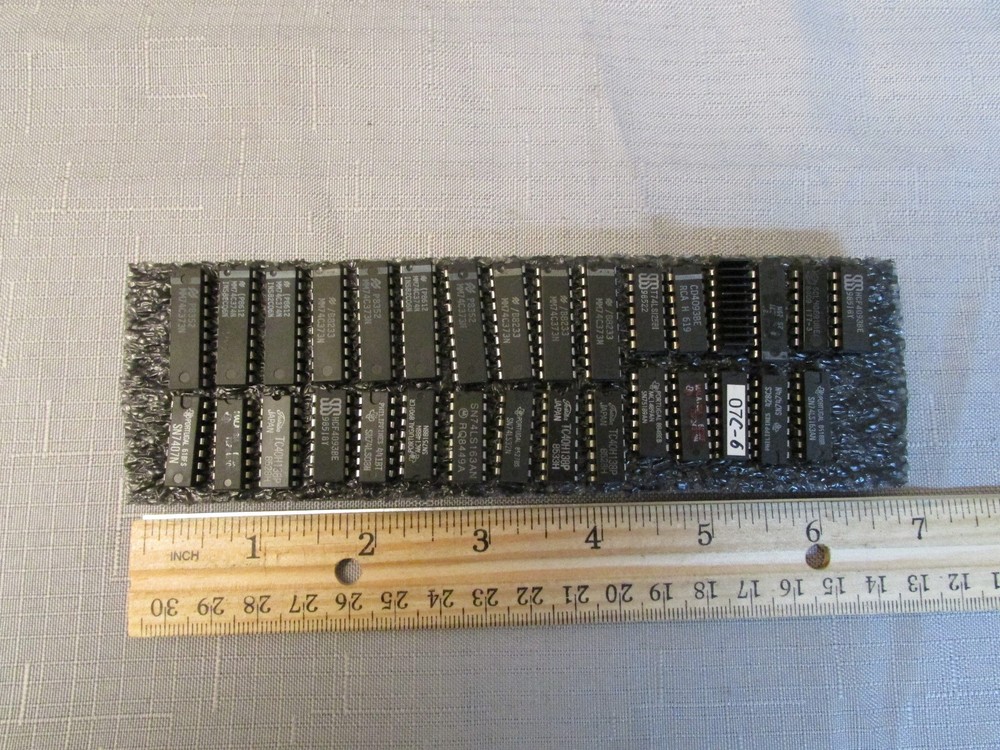(31) Assorted DIP Through-Hole ICs Integrated Circuits 14-20 Pins