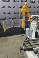 BRIDGEPORT SERIES I 2HP VERTICAL MILLING MACHINE USED