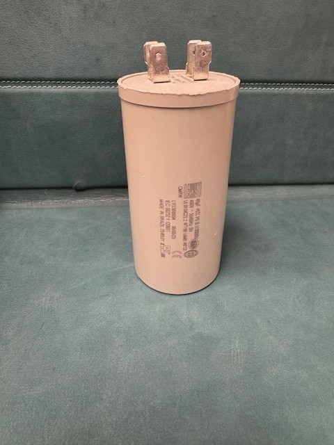 Genuine Weg Motor Run Capacitor RCP-40/400V NEW!!