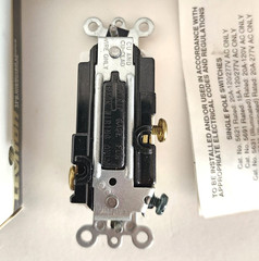 Lot Of 4 Leviton Decora 5631-2W Illuminated Rocker Switch 20A-120V Single Pole