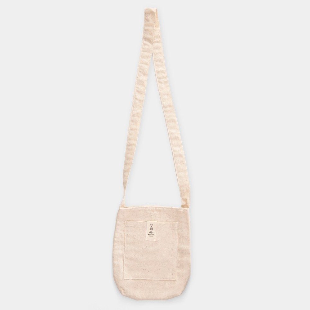 TRAVELER’S COMPANY Natural Cotton Sacoche Reversible Pocket Bag Thailand